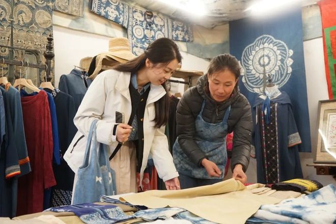 量”艺术扎根结出“金果子”AG真人凤阳邑流量变“留(图12)